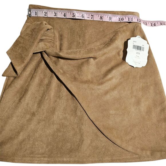 Altar'd State Womens XS Faux Suede Mini Skirt Brown Stretch Mock Wrap Style NWT - Picture 6 of 7